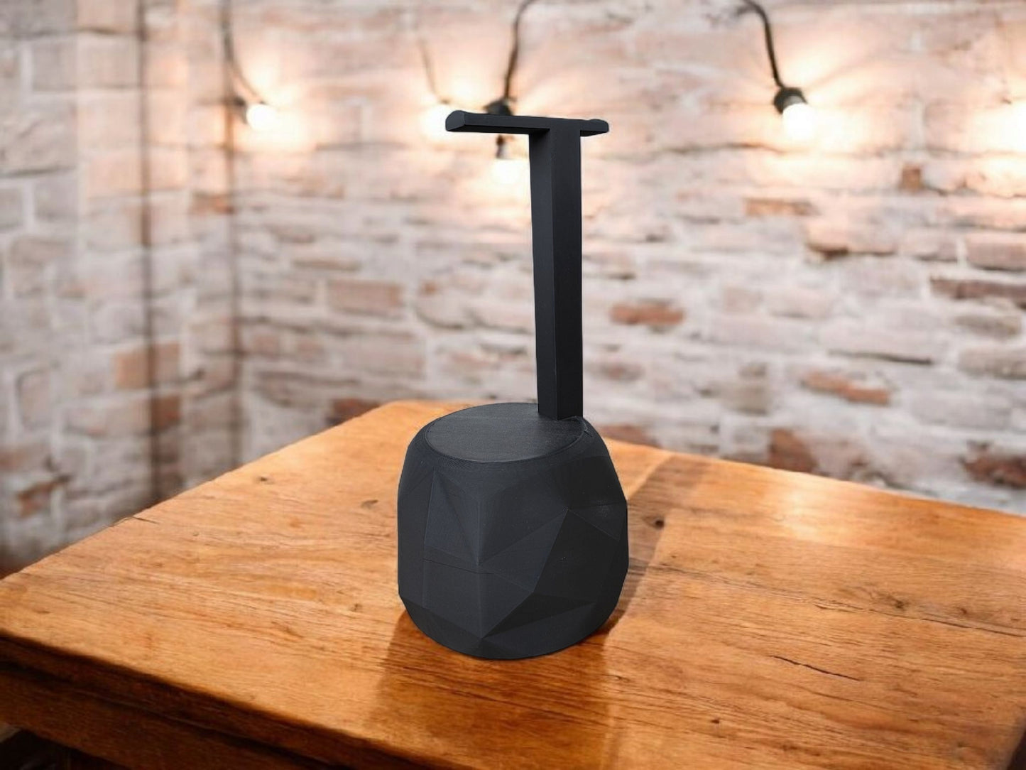 Low Poly Kopfhörerständer