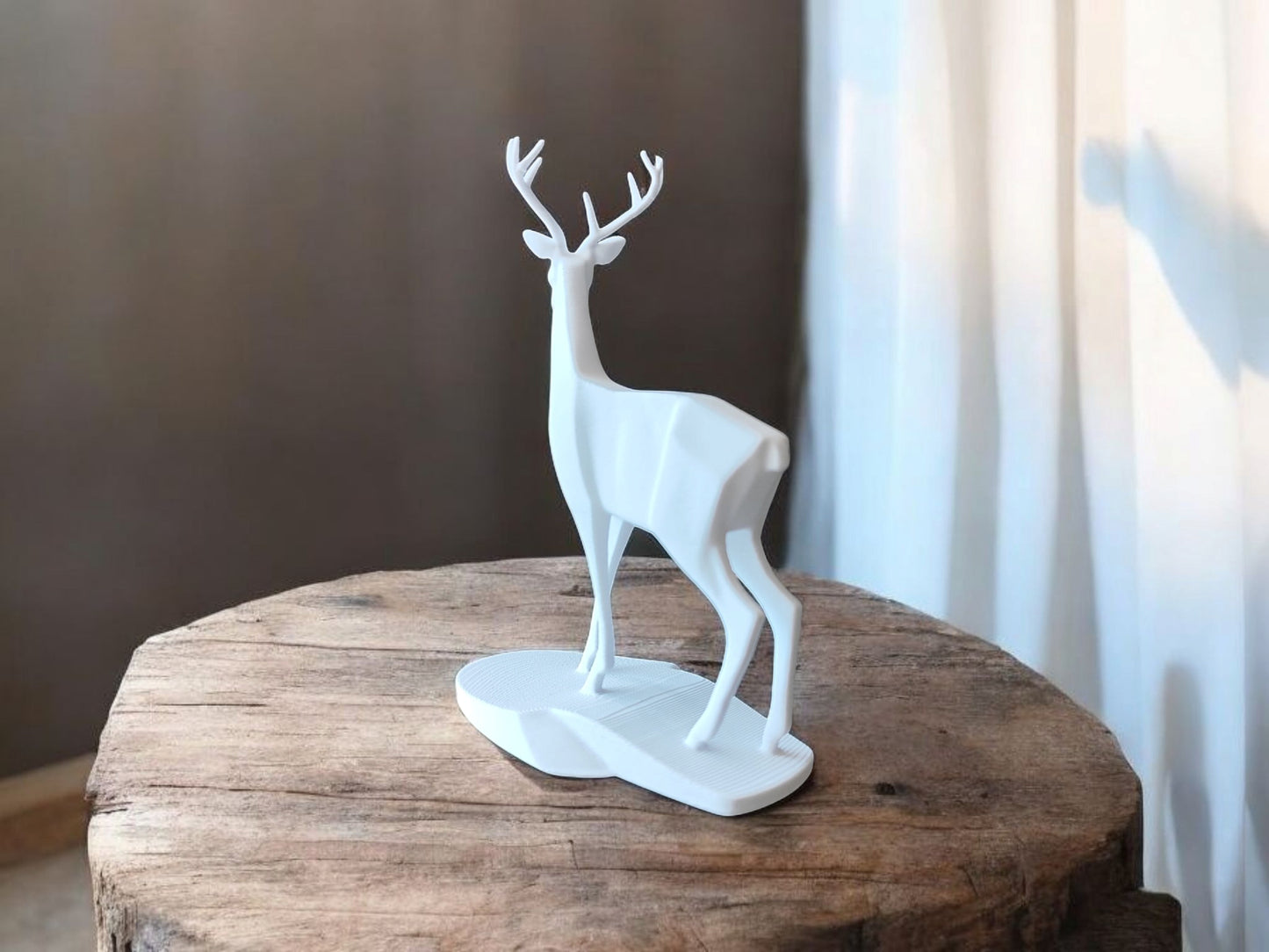 Minimalistische Hirsch „Stag“ – Skulptur