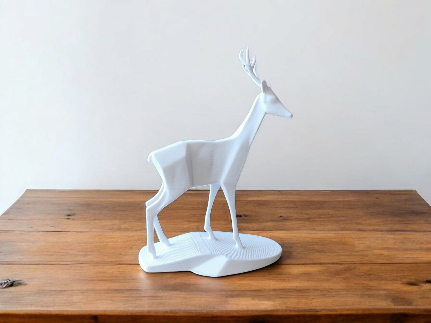 Minimalistische Hirsch „Stag“ – Skulptur