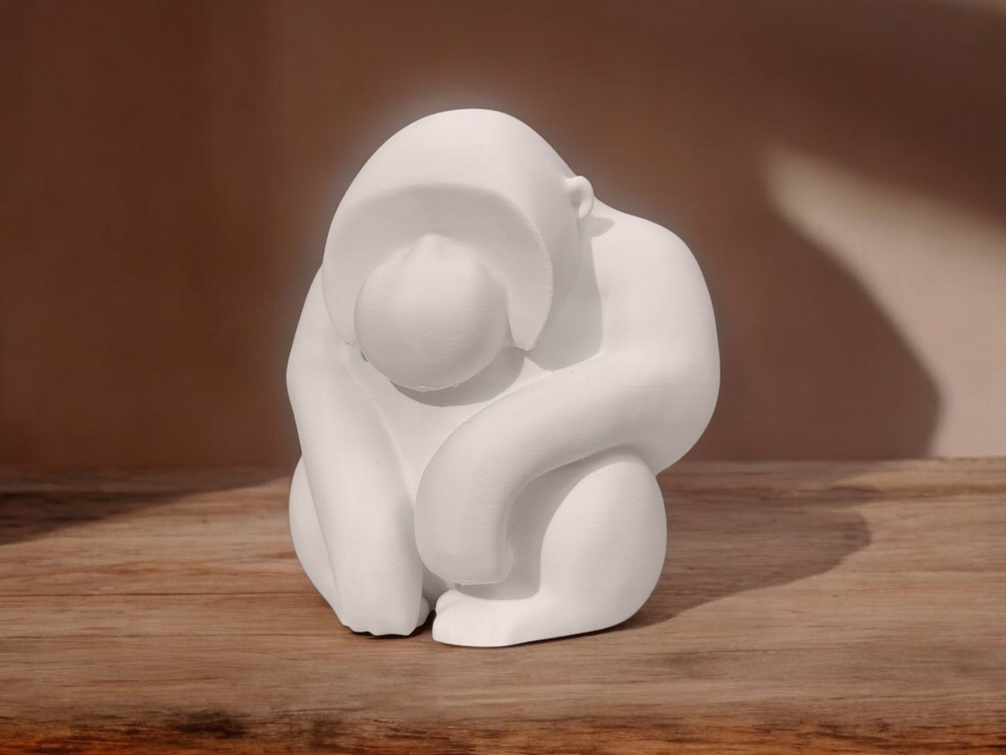 Minimalistische Orang-Utan Figur „Orang“ – Skulptur