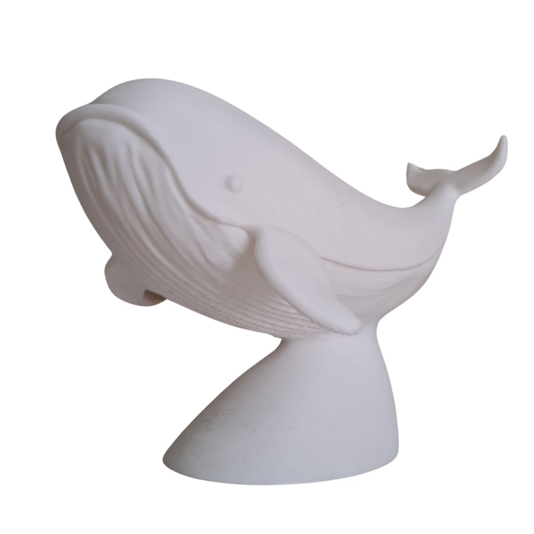 Minimalistische Wal Figur „Whale on Stand“ – Skulptur