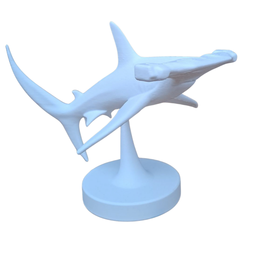 Minimalistische Hai Figur „Hammerhead Shark“ – Skulptur