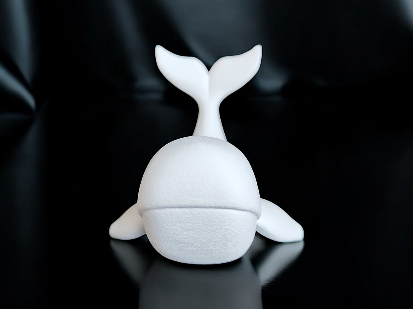 Minimalistische Wal Figur „The Whale“ – Skulptur