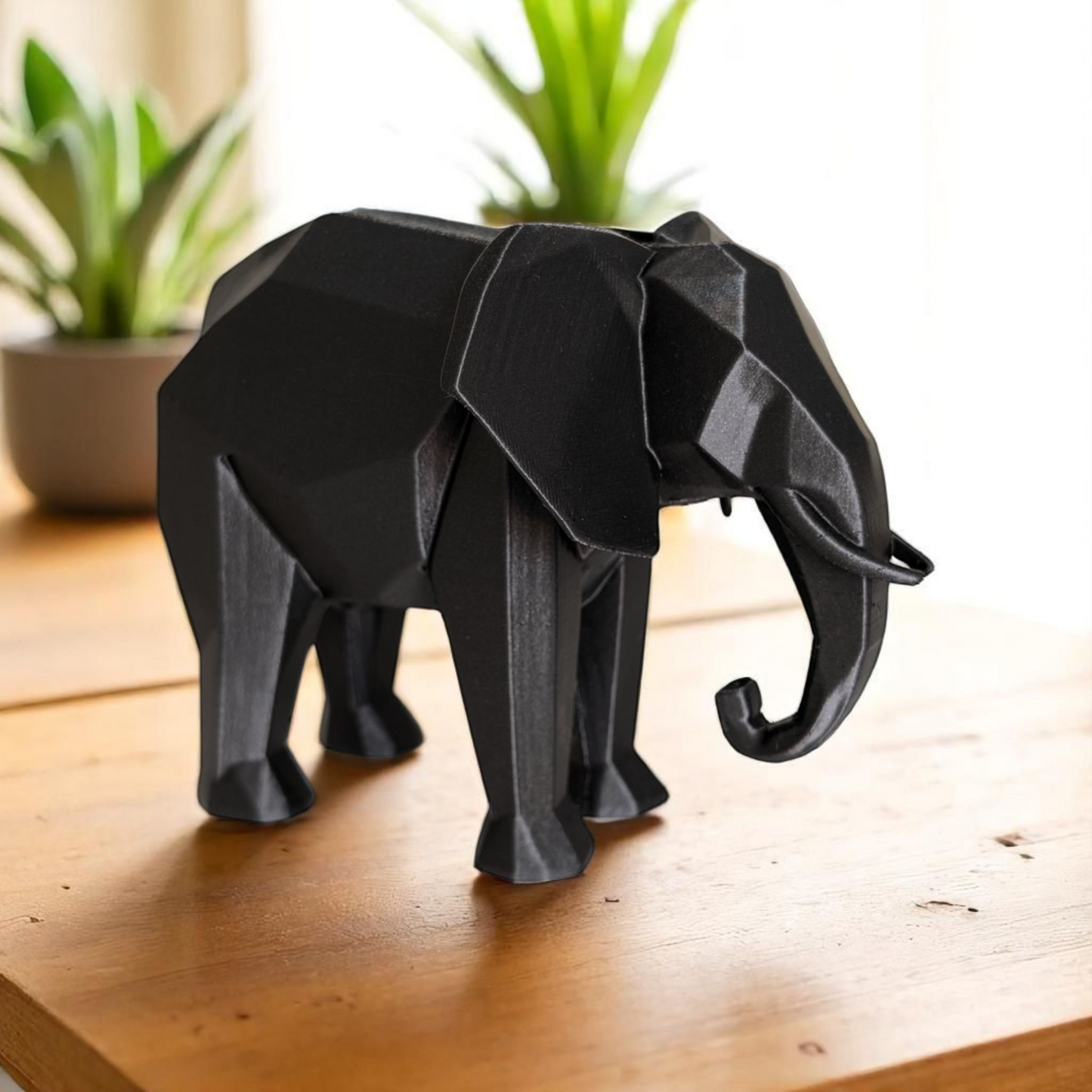Minimalistische Elefanten Figur „Low Poly Elephant“ – Skulptur