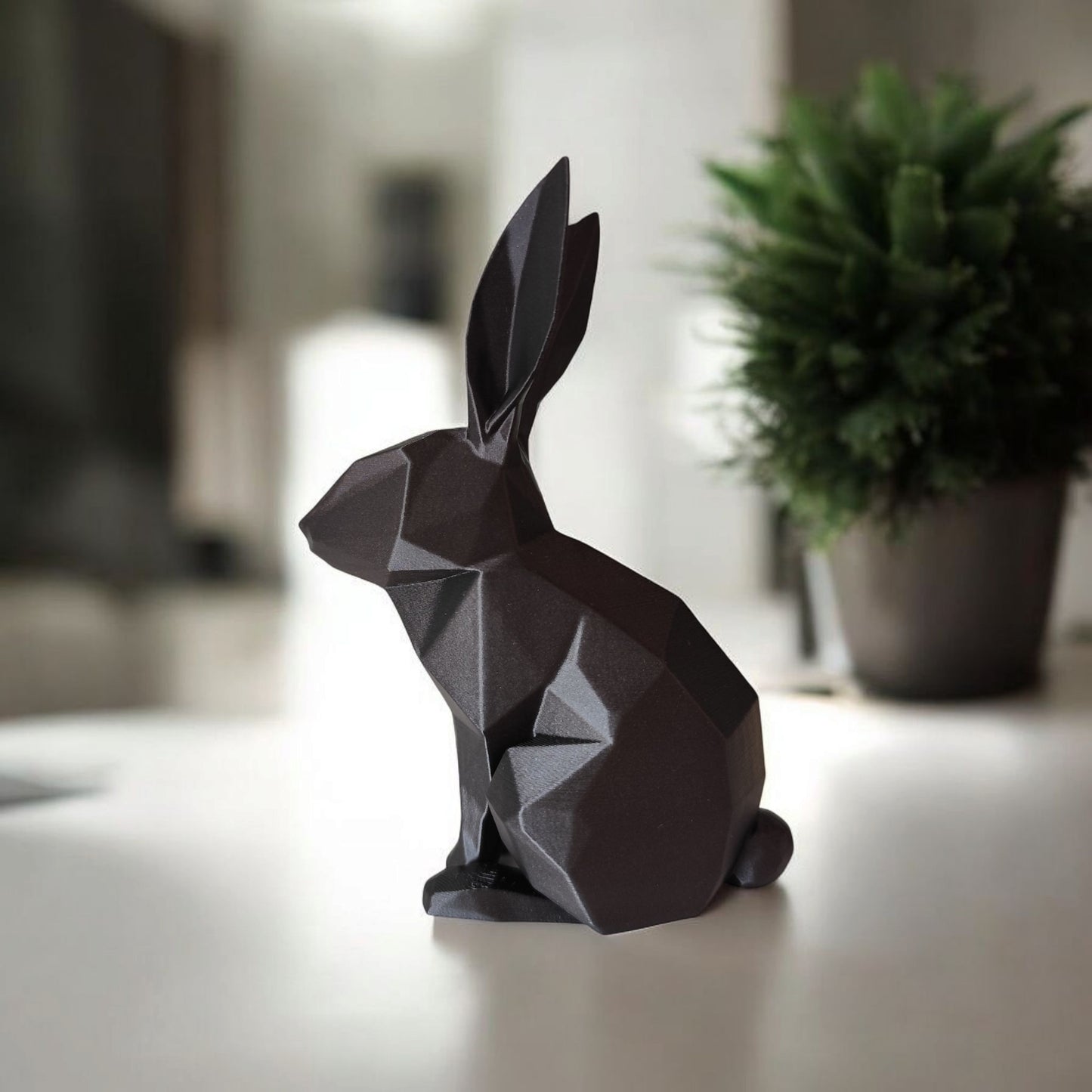 Hasen Figur „Low Poly Bunny“ – Skulptur