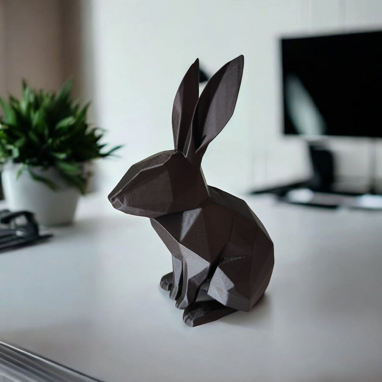 Hasen Figur „Low Poly Bunny“ – Skulptur