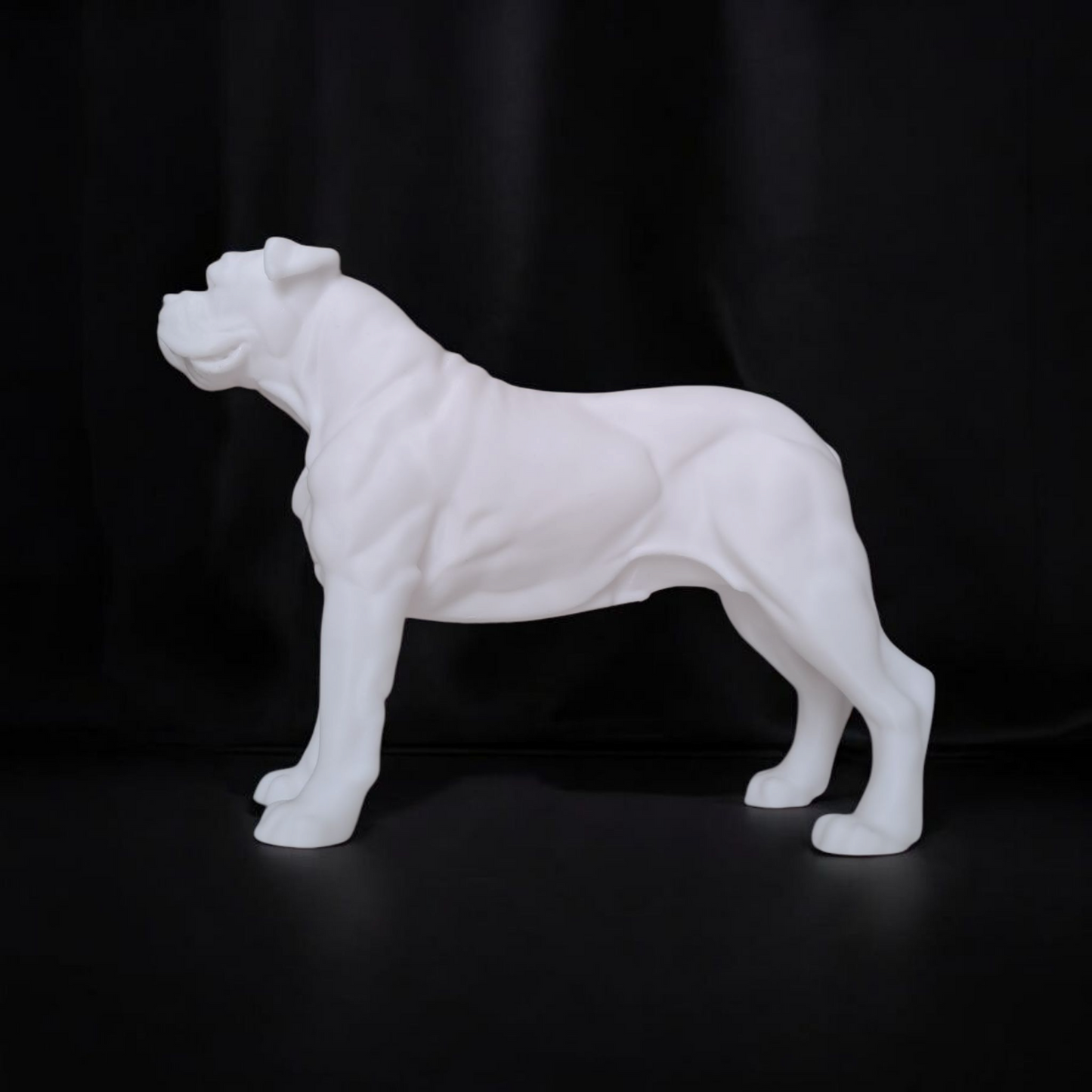 Hunde Figur „American Bulldog“ – Skulptur