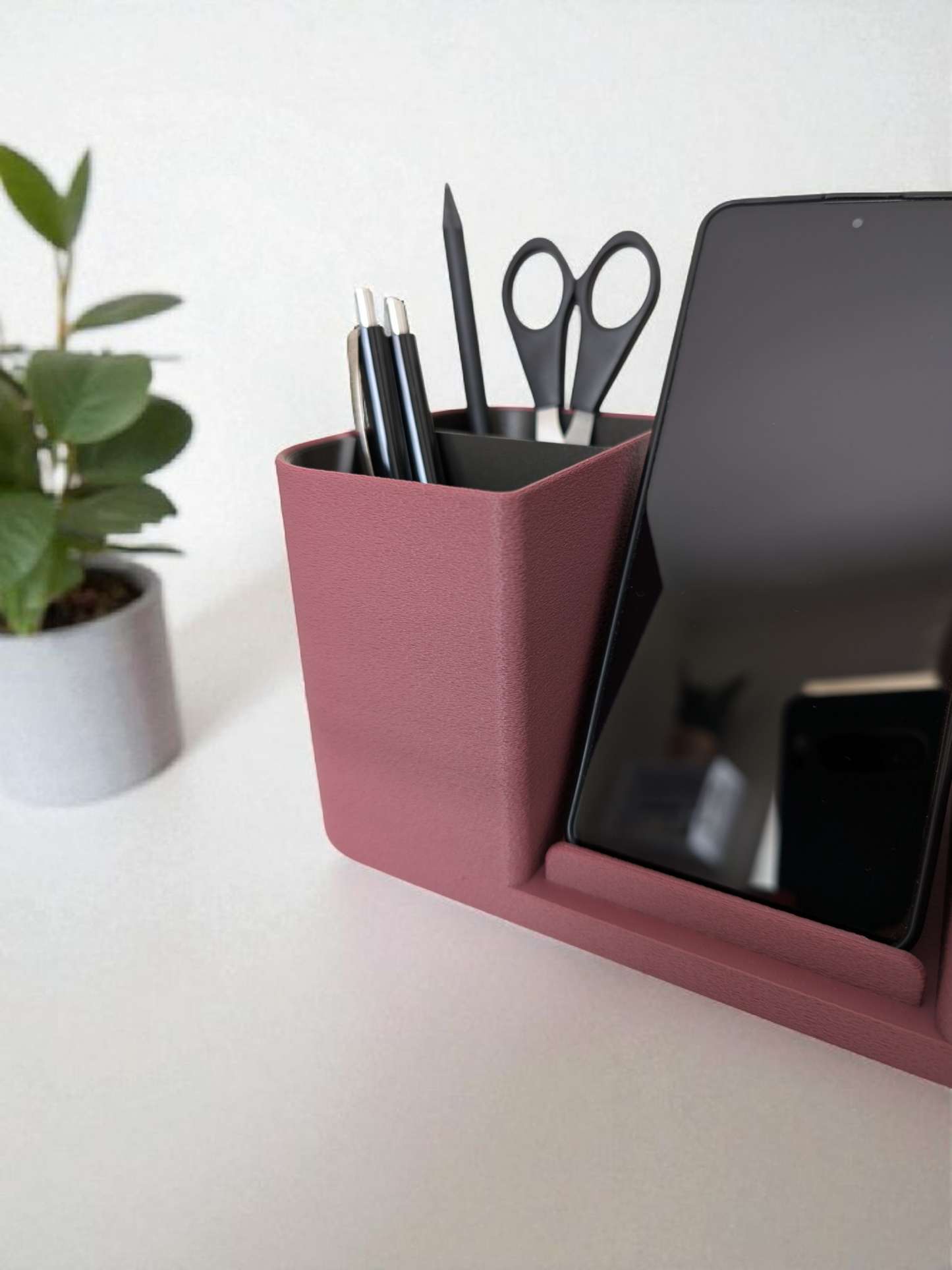 Premium Desk Hub – Stil trifft Funktion am Arbeitsplatz