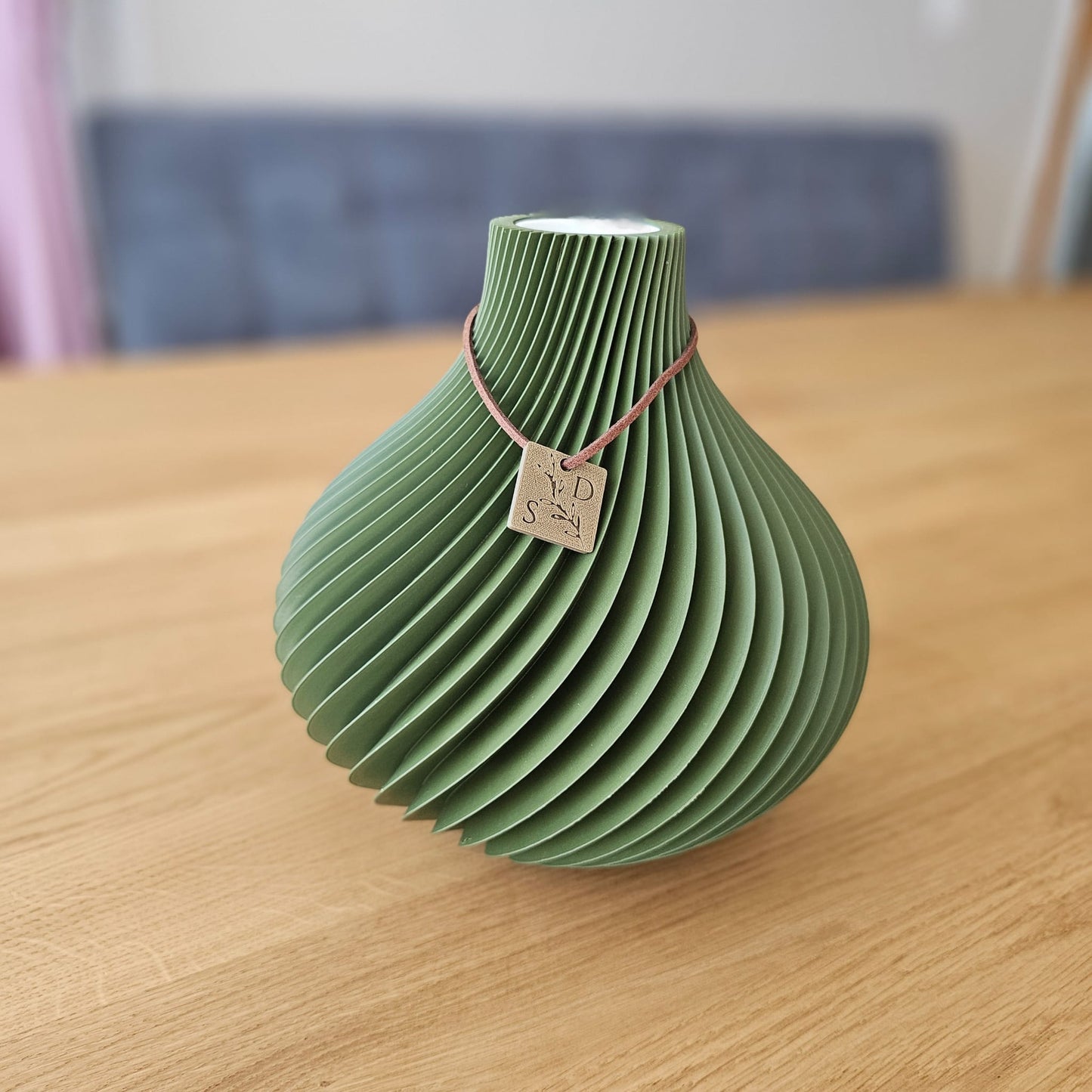 The Lisa Vase – Eleganz in geschwungenem Design
