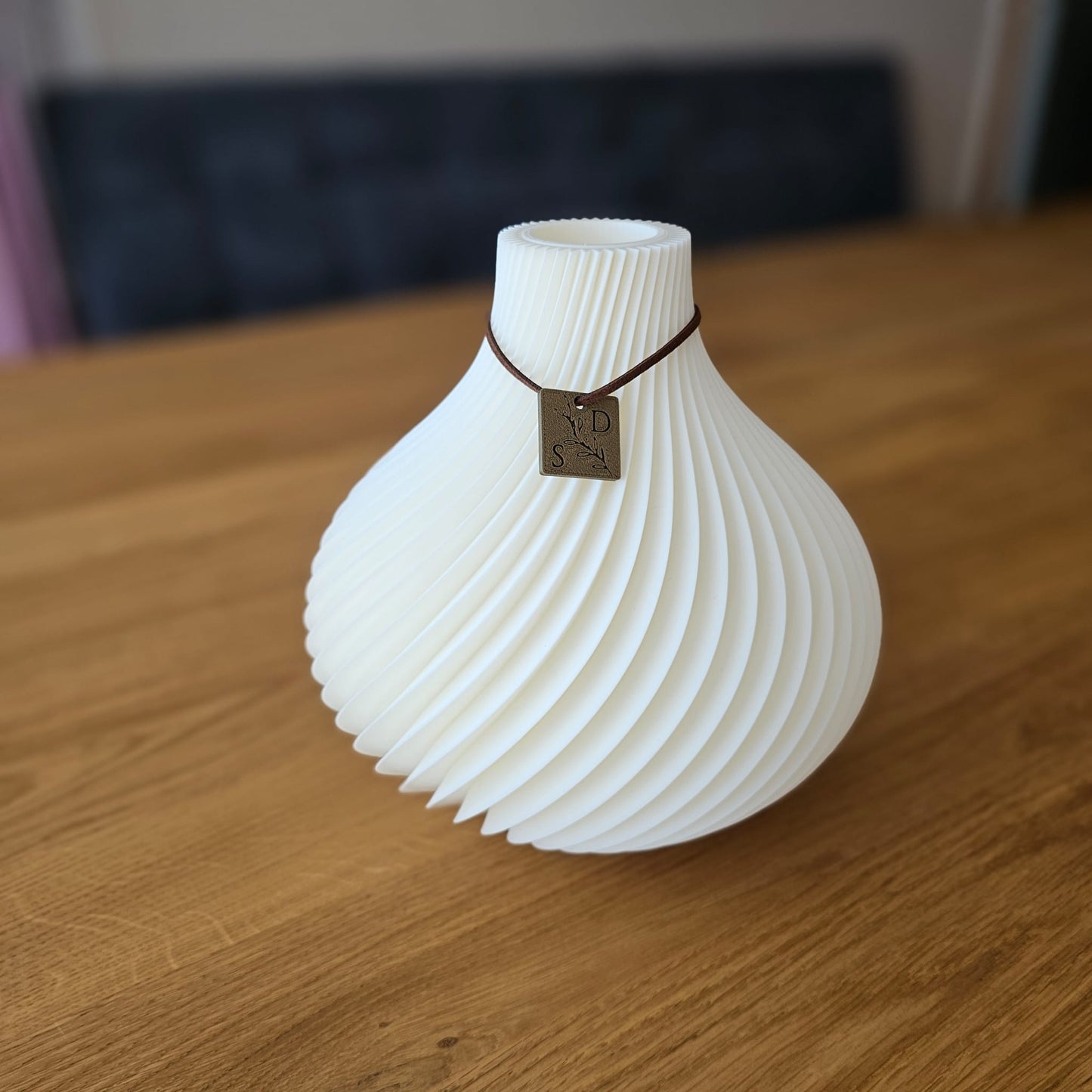 The Lisa Vase – Eleganz in geschwungenem Design