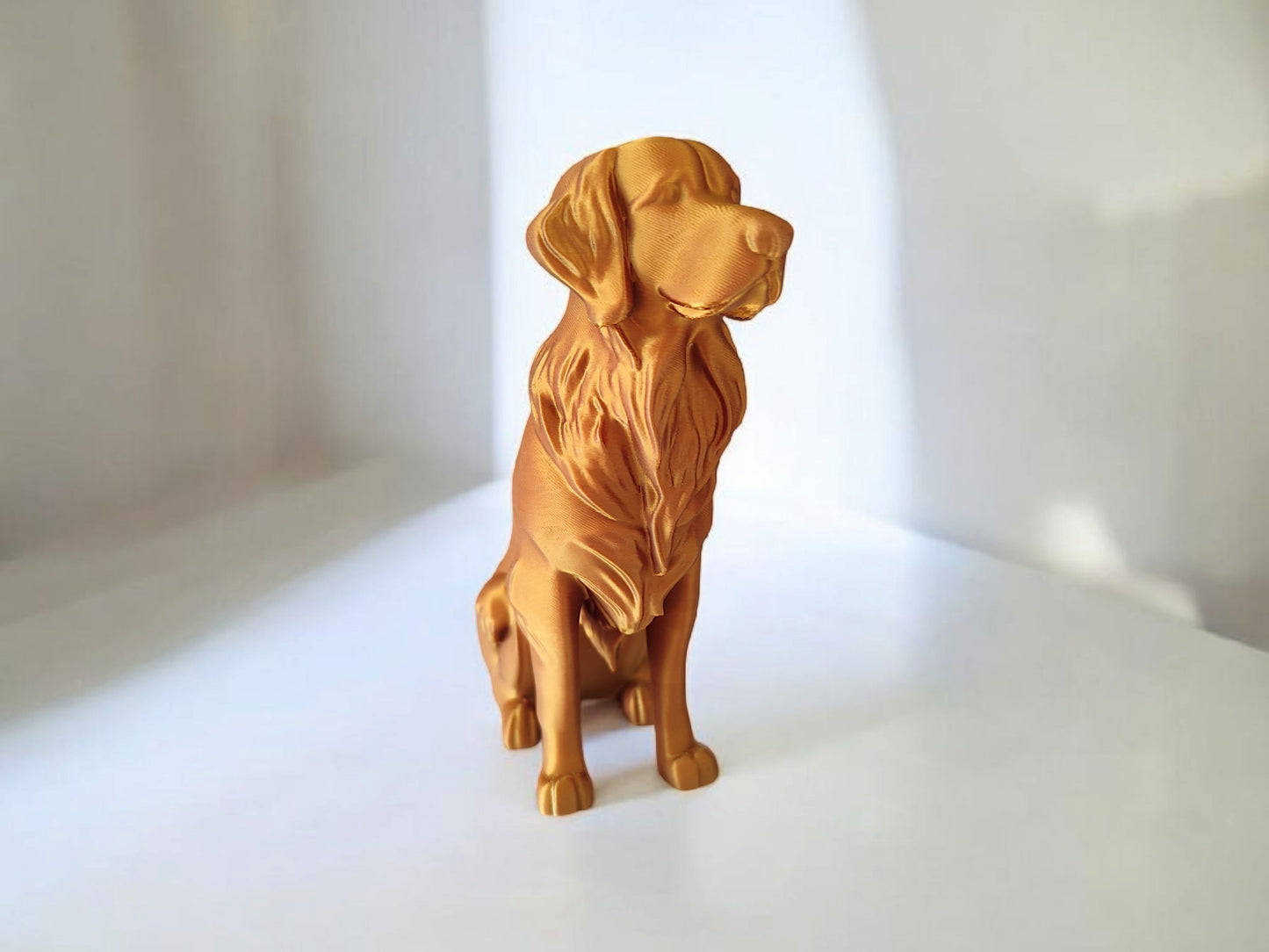 Minimalistische Hundefigur „Golden Retriever“   – Skulptur