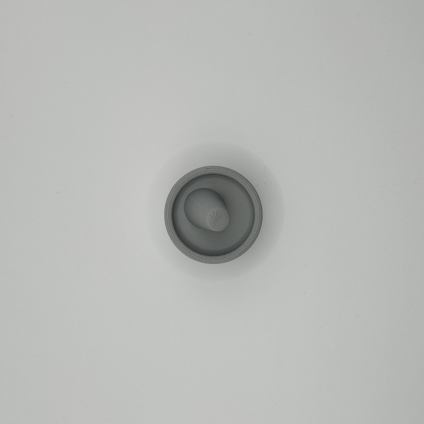 Minimalistischer Ringhalter