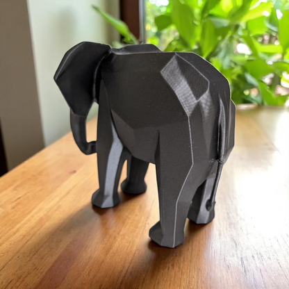 Minimalistische Elefanten Figur „Low Poly Elephant“   – Skulptur